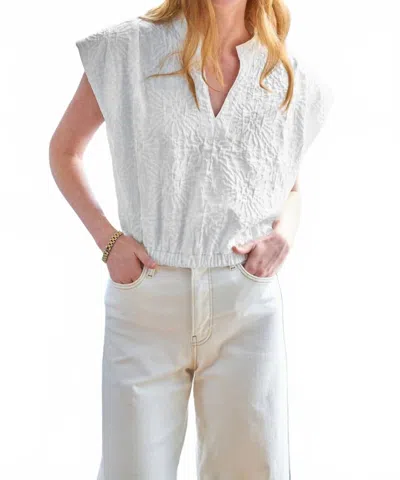 Finley Pearl Popover Textured Jacquard Top In White In White