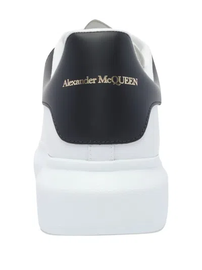 Alexander Mcqueen White And Black Low-top Sneakers With Chunky Sole And Contrasting Heel Tab In Leather Man In White
