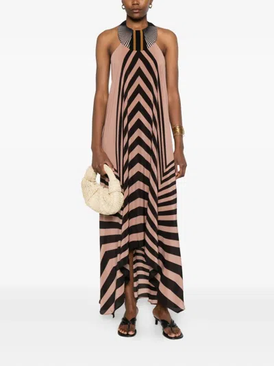 几何图案印花挂脖超长连衣裙