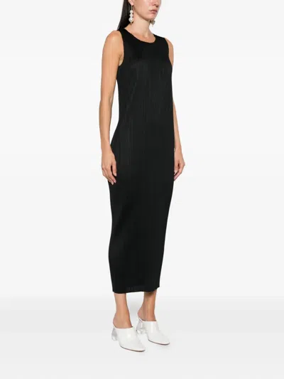 Issey Miyake Pleated Sleeveless Midi Dress In Black