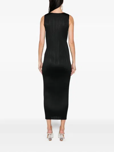 Issey Miyake Pleated Sleeveless Midi Dress In Black