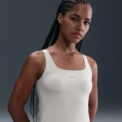 Nike Women's Form Tank Top