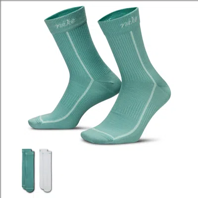 Nike Women's Everyday Plus Lightweight Crew Socks (2-pair) In Green