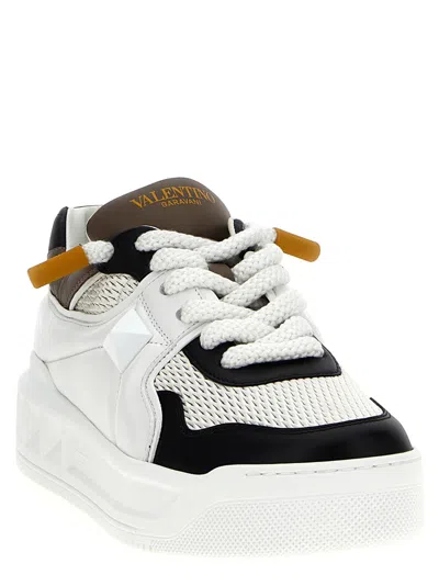 Valentino One Stud Xl Low-cut Casual Shoes