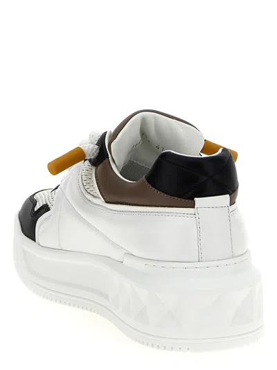 Valentino One Stud Xl Low-cut Casual Shoes