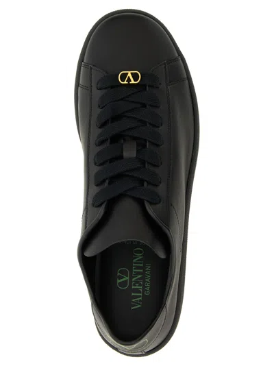 Valentino Royco Signature Brass Vlogo Low-top Sneakers In Black
