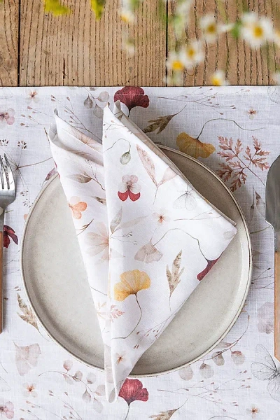 Magiclinen Napkin Set In Meadow Print At Urban Outfitters