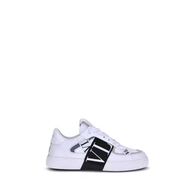 Valentino White Low-top Calfskin Vl7n Sneakers In White