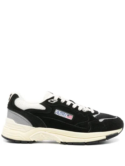 Autry Hyperway Black Low Top Sneakers With Logo Patch On Tongue And Side In Tech Fabric Man