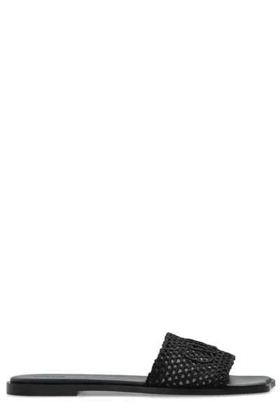 Chloé Soleil Woven Strap Flat Sandals In Black