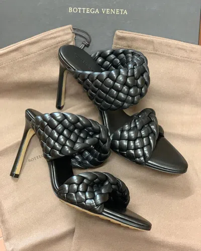 Bottega Veneta The Curve 95 Lambskin Mules With Twisted Intrecciato Straps In Black