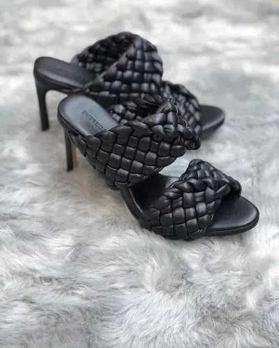 Bottega Veneta The Curve 95 Lambskin Mules With Twisted Intrecciato Straps In Black