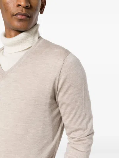 Colombo Fine-knit V-neck Jumper In Neutral