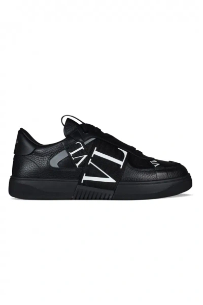 Valentino Panelled Logo-detail Sneakers In Black