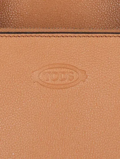 Tod's Spacious Brown Tote Bag With Structured Silhouette