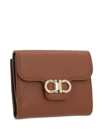 Ferragamo Gancini-plaque Leather Wallet In Brown