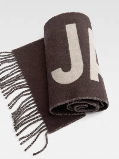 Jacquemus Logo Detailed Fringed Edge Scarf In Black