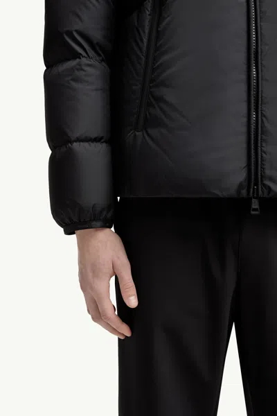 Moncler Montcla Hooded Short Down Jacket In Black