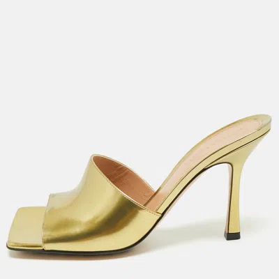 Pre-owned Bottega Veneta Gold Quilted Leather Lido Slide Sandals Size 39