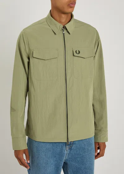 Fred Perry Logo-embroidered Crinkled Shell Overshirt In Green
