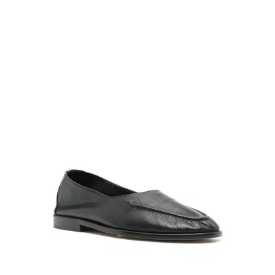 Hereu Round Toe Flat Shoes In Black