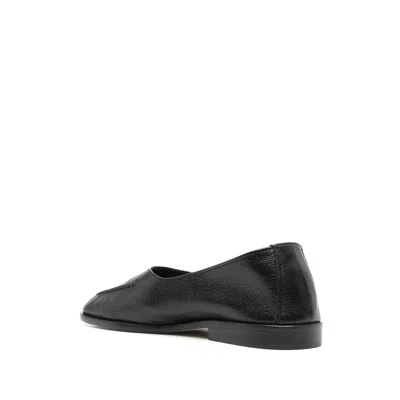 Hereu Round Toe Flat Shoes In Black