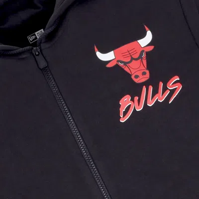 New Era Men's Lightweight Hooded Zip Sweatshirt Nba Script Fz Chibul Black/front Door Red