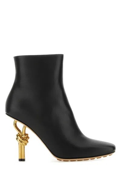 Bottega Veneta Knot Ankle Boot In Black