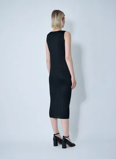 Issey Miyake Pleated Midi Dress In Black