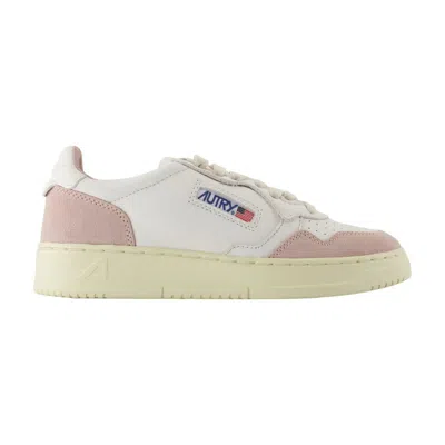 Autry Medalist Low Goat Suede Wht Powder Sneakers In Multi