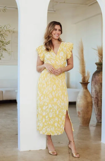 Chelsea28 Flutter Sleeve Plissé Midi Dress