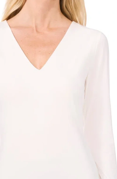 Halogen ® Compression V-neck Top In White