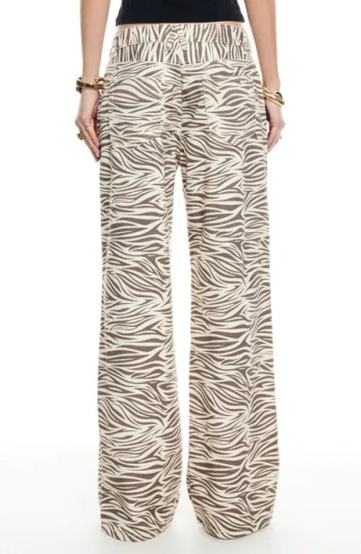 Lioness Top Model Zebra Low Rise Wide Leg Jeans In Neutral