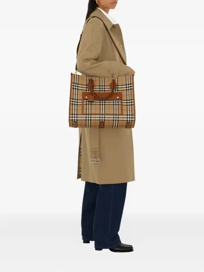 Burberry Women Printed Canvas Medium Freya Shopping Bag