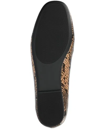 Journee Collection Women's Wrenn Slip On Loafers