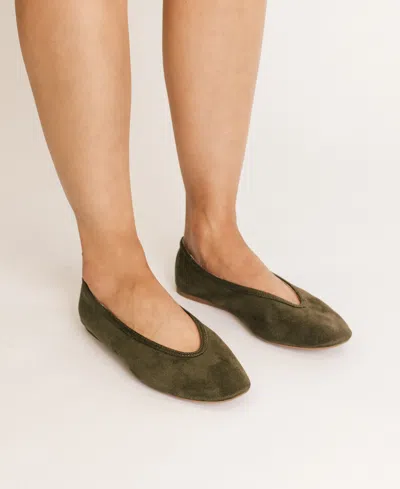 Journee Collection Fortune Flat In Green