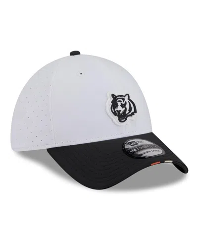 New Era Men's White/black Cincinnati Bengals 2025 Nfl Training Camp 39thirty Flex Hat