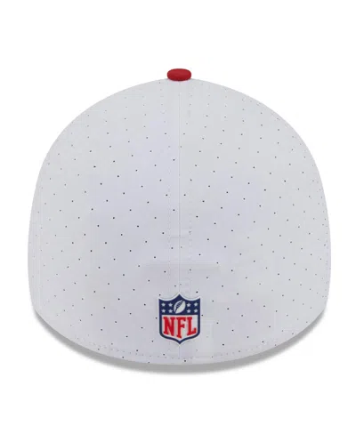 New Era Men's White/red Tampa Bay Buccaneers 2025 Nfl Training Camp 39thirty Flex Hat