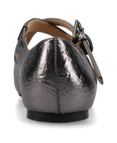 Journee Collection Women's Ivanna Almond Toe Mary Jane Flats