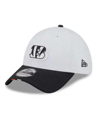New Era Men's White/black Cincinnati Bengals 2025 Nfl Training Camp 39thirty Flex Hat