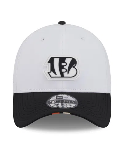 New Era Men's White/black Cincinnati Bengals 2025 Nfl Training Camp 39thirty Flex Hat
