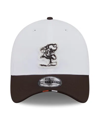 New Era Men's White/brown Cleveland Browns 2025 Nfl Training Camp Throwback Logo 39thirty Flex Hat
