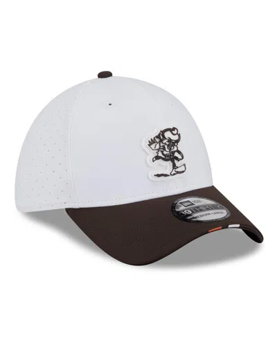 New Era Men's White/brown Cleveland Browns 2025 Nfl Training Camp Throwback Logo 39thirty Flex Hat