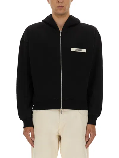 Jacquemus The Gros Grain Zip-up Hooded Sweatshirt In Black