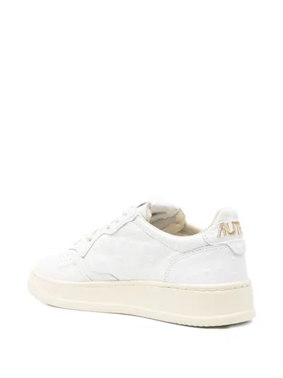 Autry Medalist Low Leather Sneakers In White