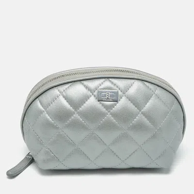 Pre-owned Chanel Silver Quilted Leather Reissue Cosmetic Pouch