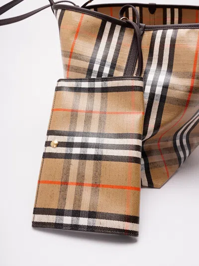 Burberry `highlands` Medium Tote