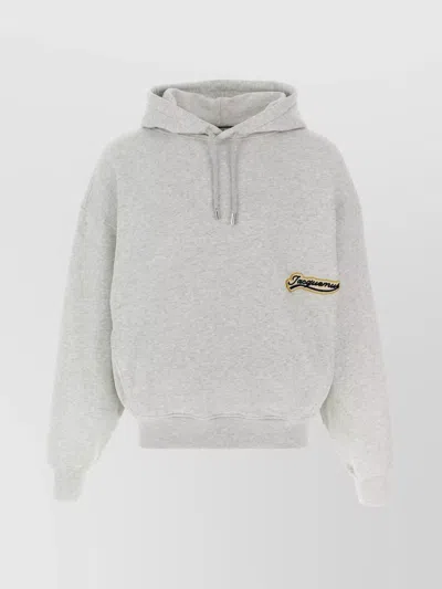 Jacquemus Hooded Sweater With Drawstring And Ribbed Finish In Gray