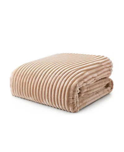 Unikome Year Round Plush Flannel Comforter, Queen