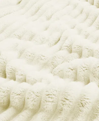Unikome Year Round Plush Flannel Comforter, King